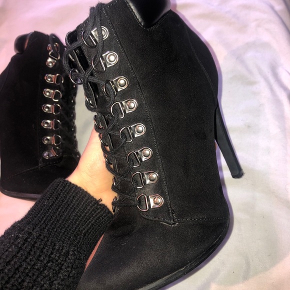 Shoes - Cute goth heels